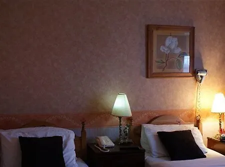 Wards Hotel 2*